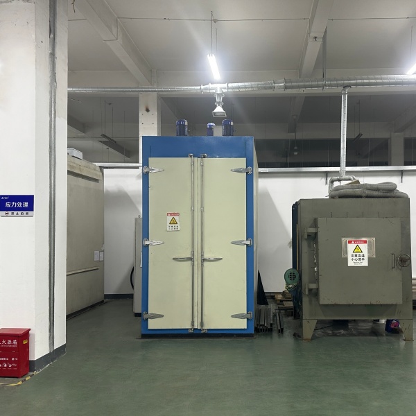 Heat treatment facility for internal stress relief process in engineering plastic manufacturing